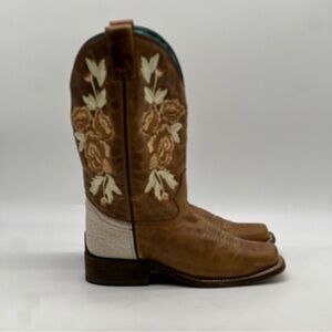Corral Handcrafted Embroidered Boots. Size 7